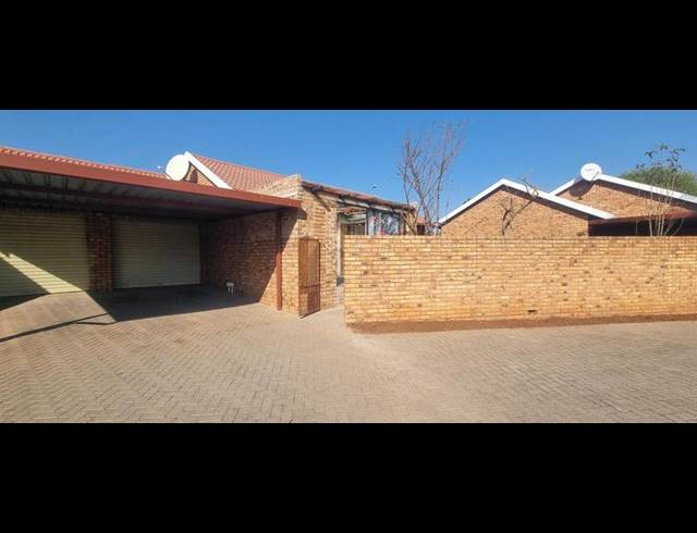 2 BEDROOM TOWNHOUSE FOR SALE IN WIERDAGLEN ESTATE